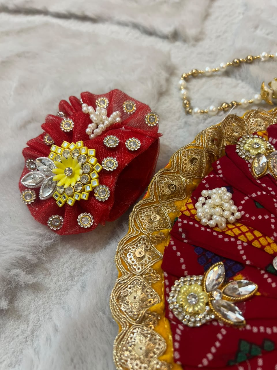 Beautiful Bandhini Thakur Ji Ki Poshak (Size 5)