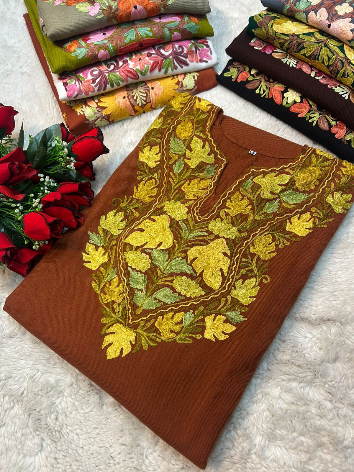 Cheeku Color Kashmiri Ariwork Pheran