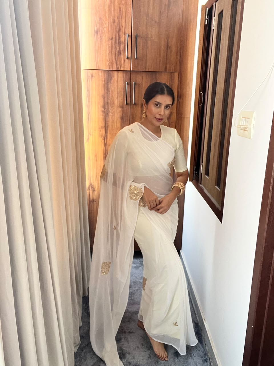 Beautiful White Chifffon Saree Gota Work all over the Saree with Same Fabric Blouse Piece