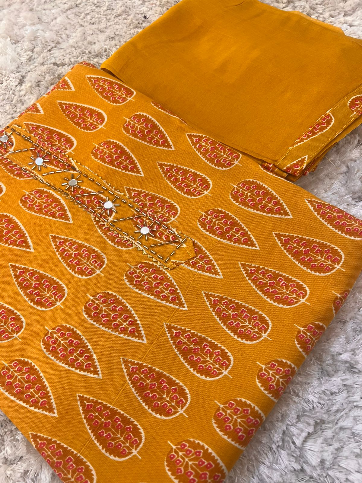 Beautiful Printed Suit (Unstitched)