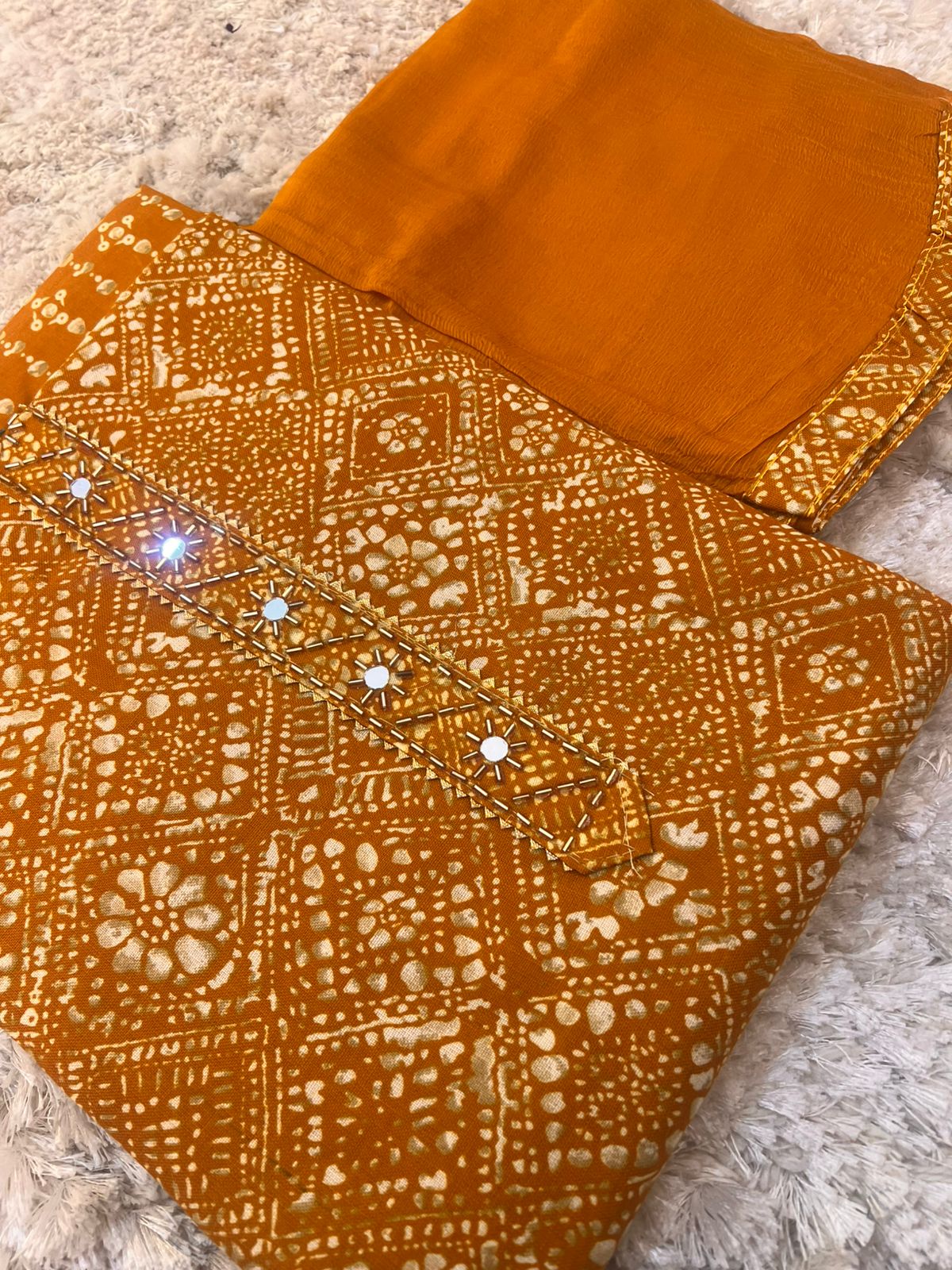 Beautiful Printed Suit (Unstitched)