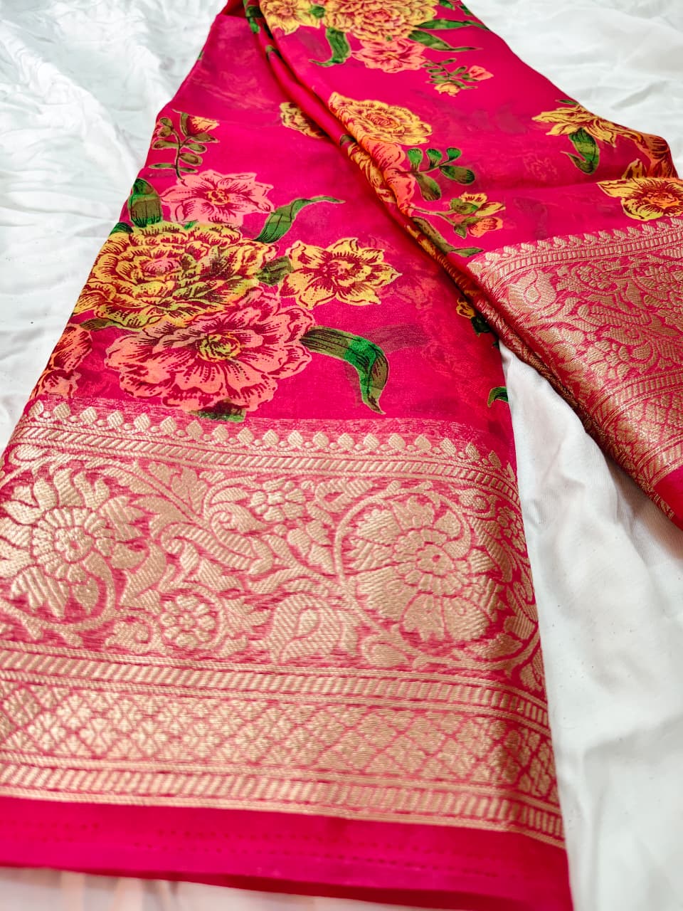 Beautiful Flower Design Heavy Border Saree