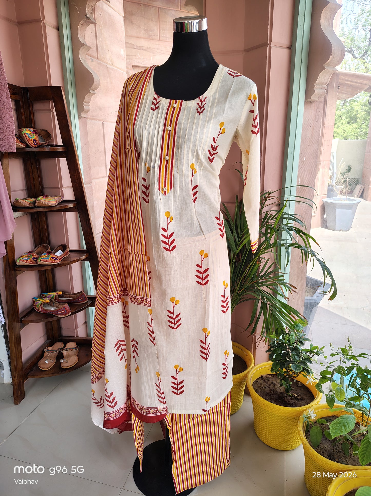 Beautiful Handblock Tarapur Bombay Suit (Size: XL)