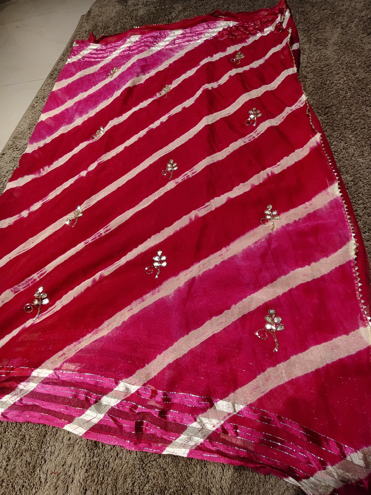 Beautiful Red-Pink Color Lahariya Saree with Blouse Piece