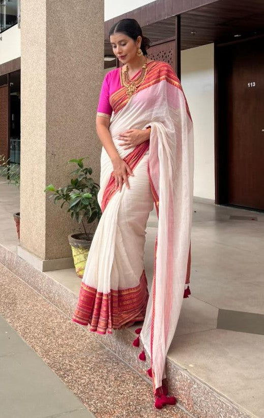 Beautiful Malmal Saree with Blouse Piece
