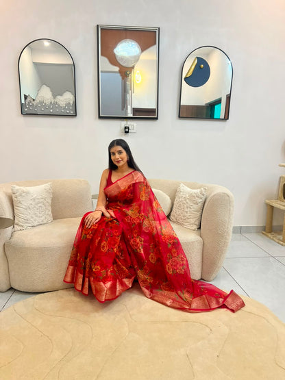 Beautiful Flower Design Heavy Border Saree with Blouse Piece