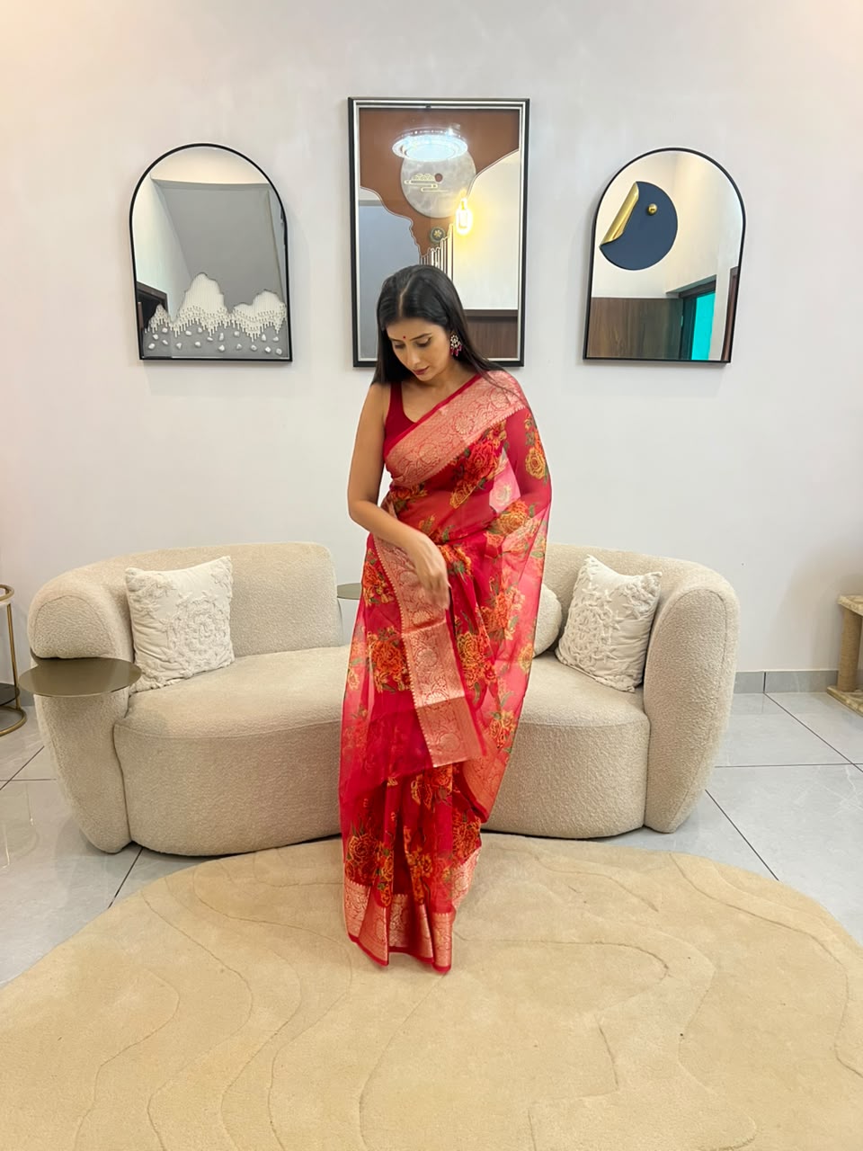 Beautiful Flower Design Heavy Border Saree with Blouse Piece
