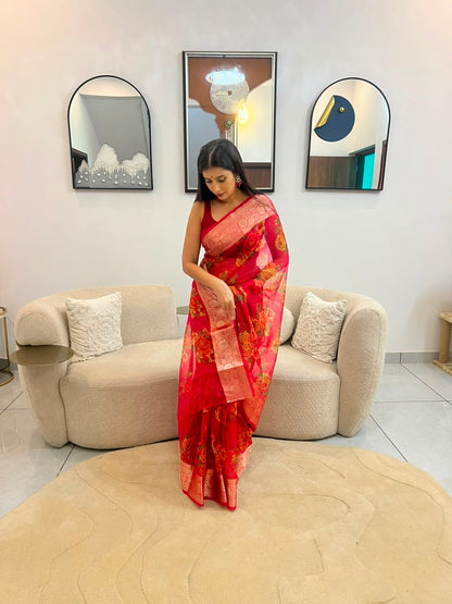 Beautiful Flower Design Heavy Border Saree with Blouse Piece