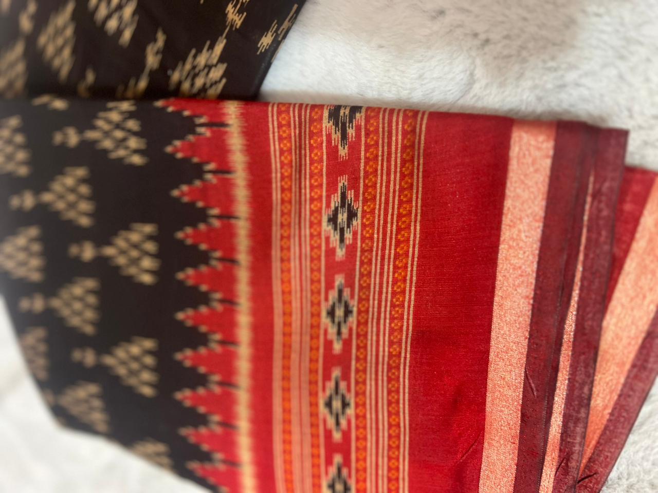 Beautiful Pure Malmal Saree with Thread Zari Work