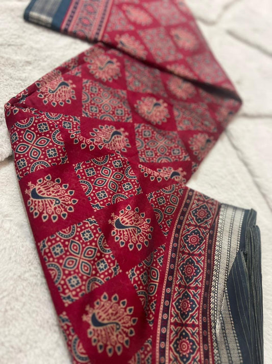 Beautiful Pure Malmal Pink and Blue Combination Saree with Thread Zari Work