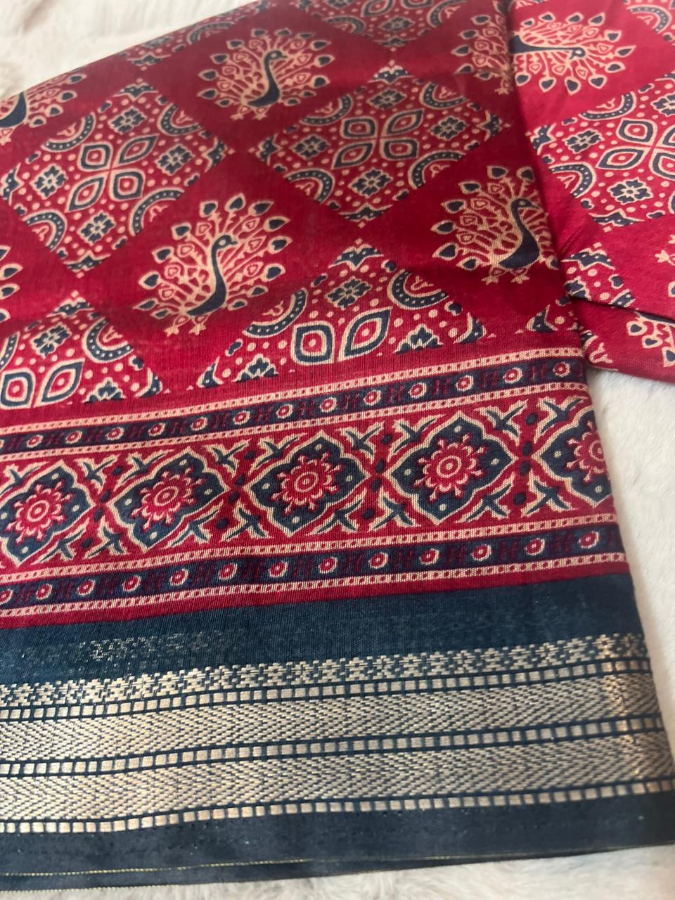 Beautiful Pure Malmal Pink and Blue Combination Saree with Thread Zari Work