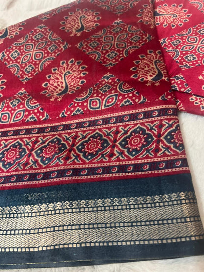 Beautiful Pure Malmal Pink and Blue Combination Saree with Thread Zari Work