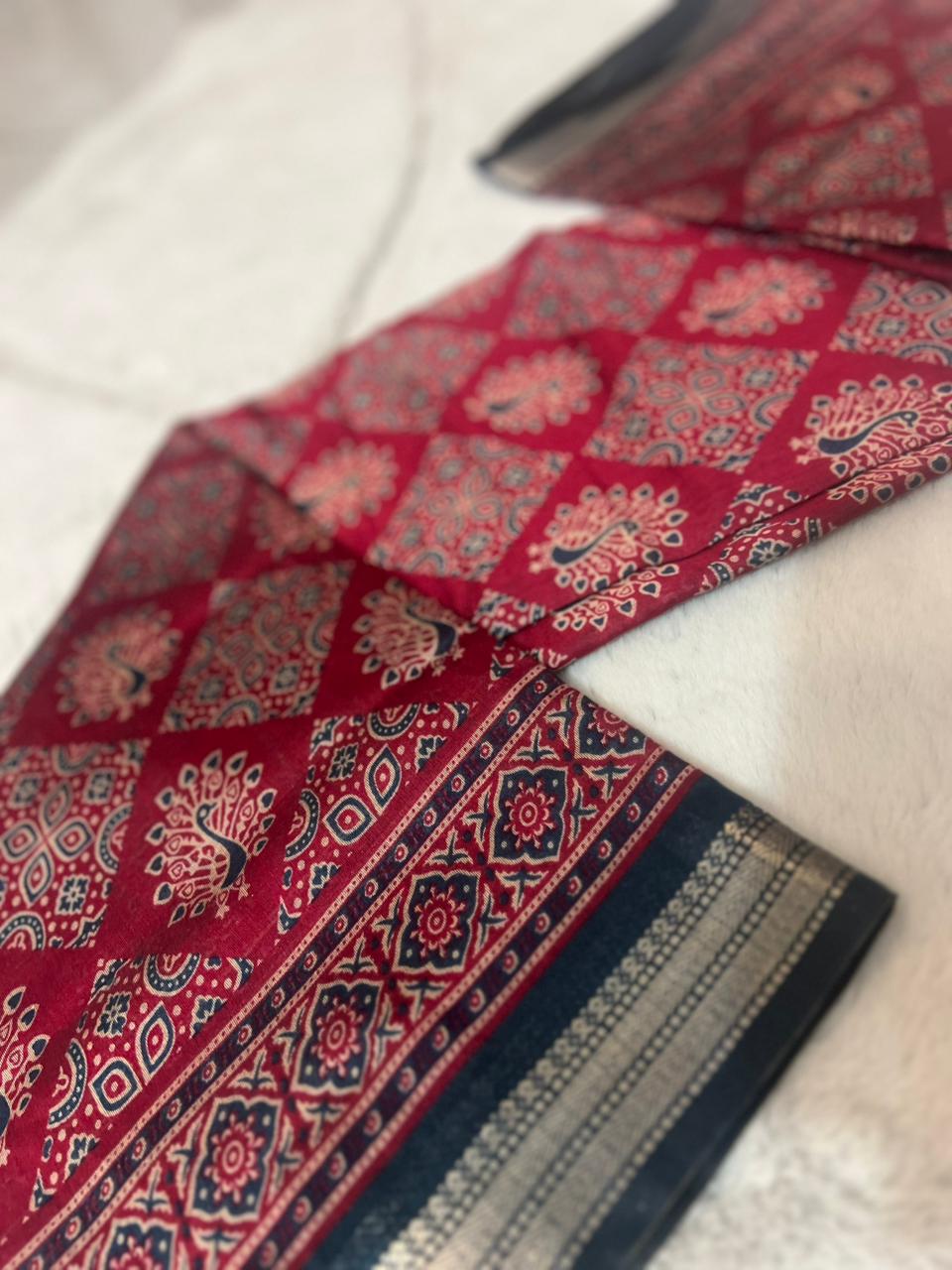 Beautiful Pure Malmal Pink and Blue Combination Saree with Thread Zari Work