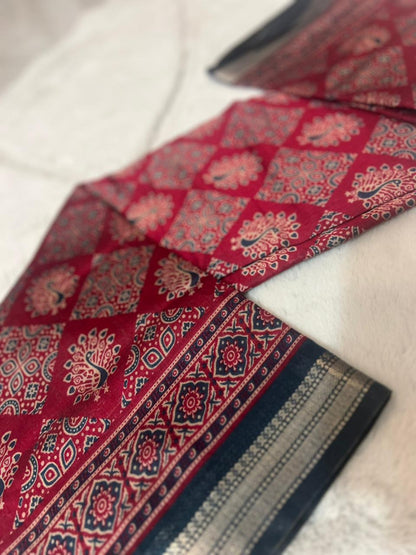 Beautiful Pure Malmal Pink and Blue Combination Saree with Thread Zari Work