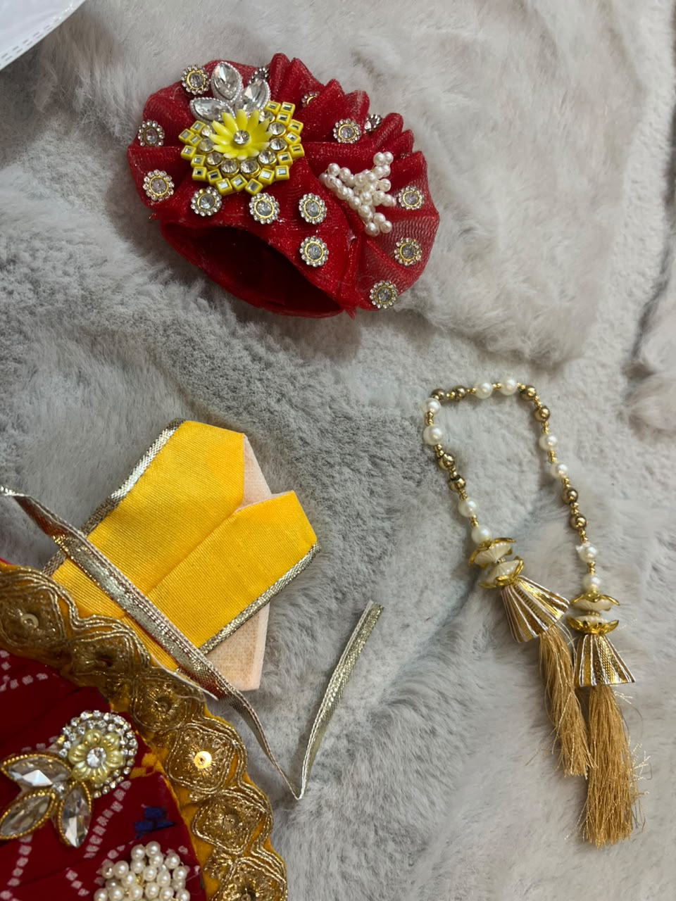Beautiful Bandhini Thakur Ji Ki Poshak (Size 5)