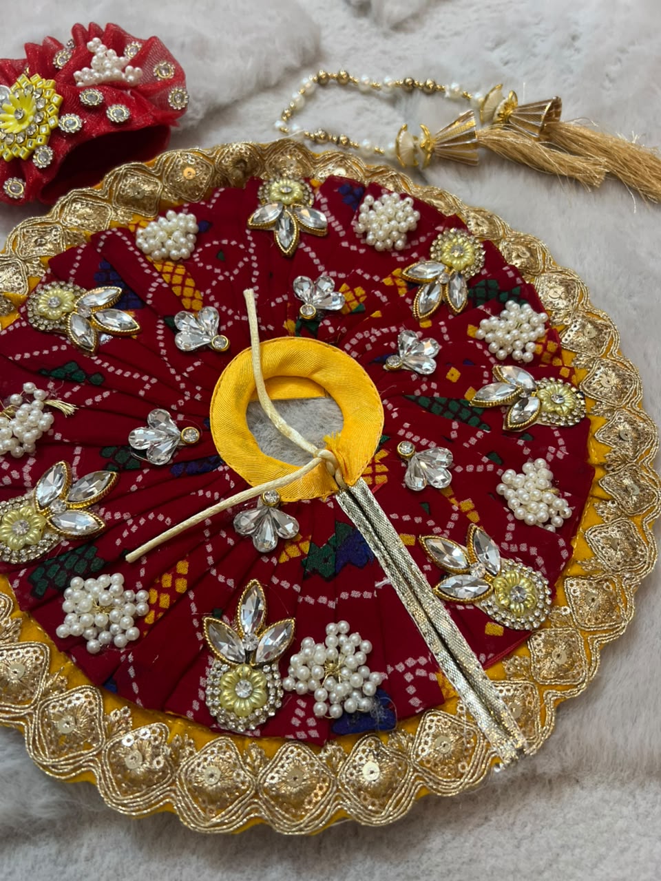 Beautiful Bandhini Thakur Ji Ki Poshak (Size 5)