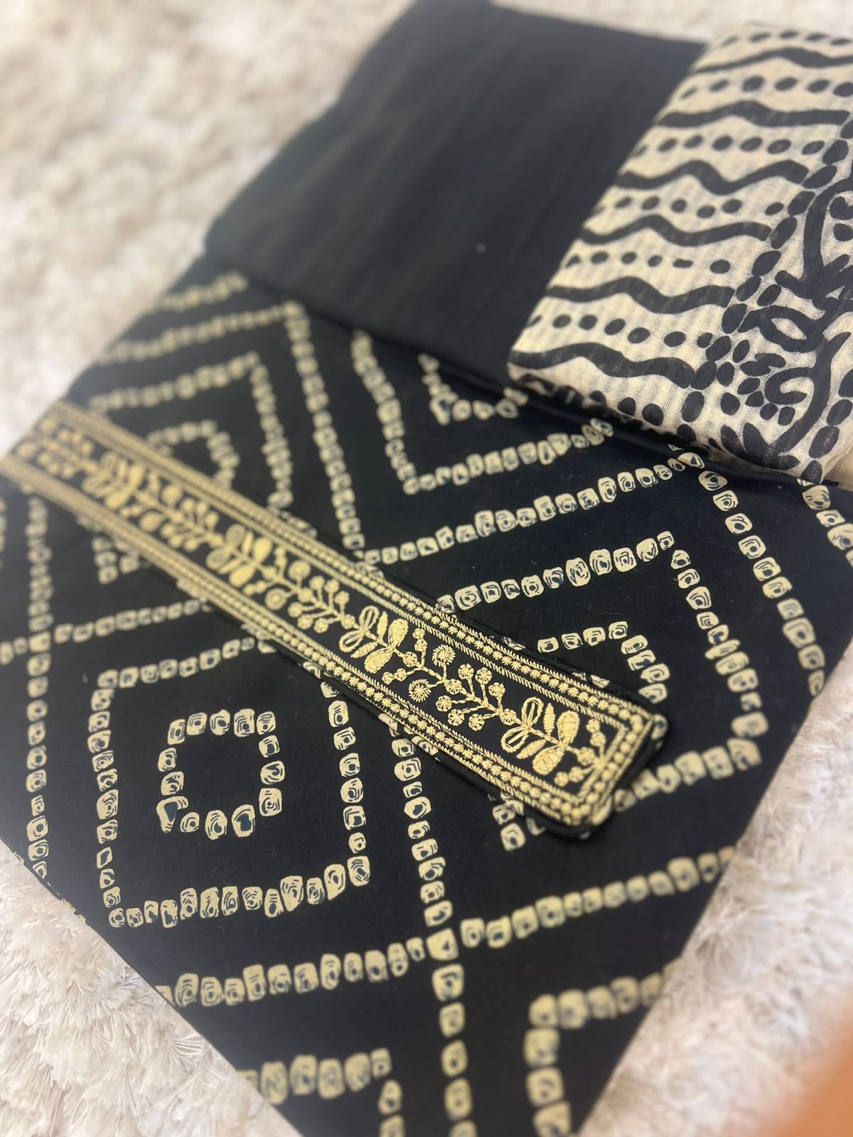 Beautiful Bandini Print Designer Suit with Lovely Malmal Dupatta (Unstitched)