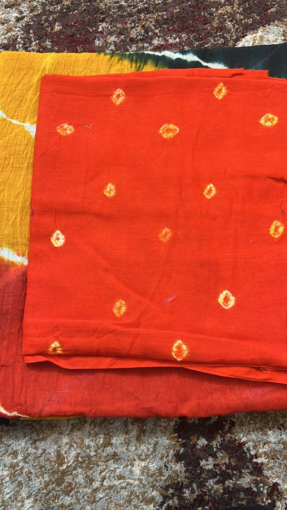 Soft Cotton Malmal Laheriya Saree with Bandhini Blouse Peice