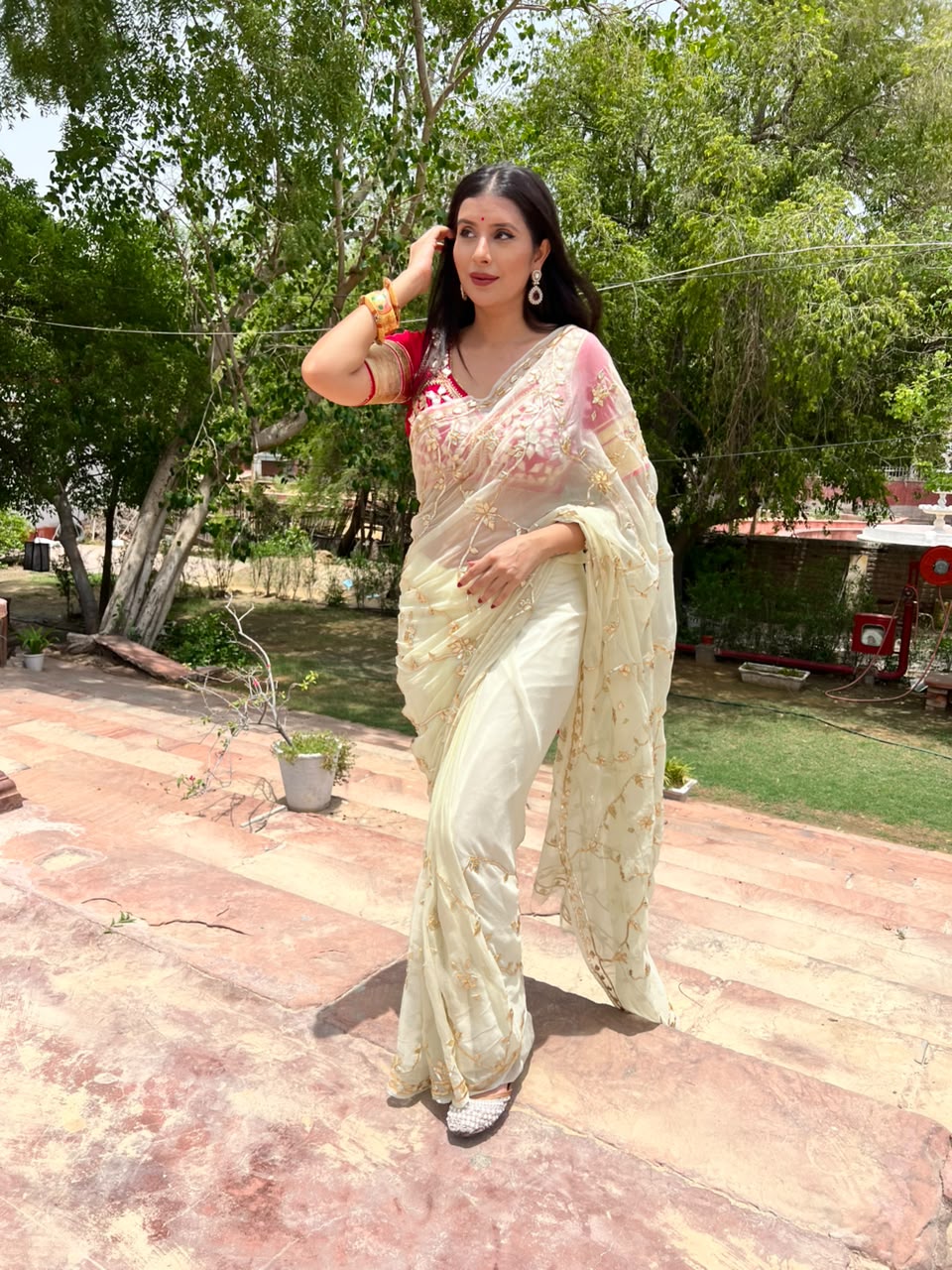 Pure Chiffon Jaal Work White Saree with Pure Crepe Angi Blouse Piece