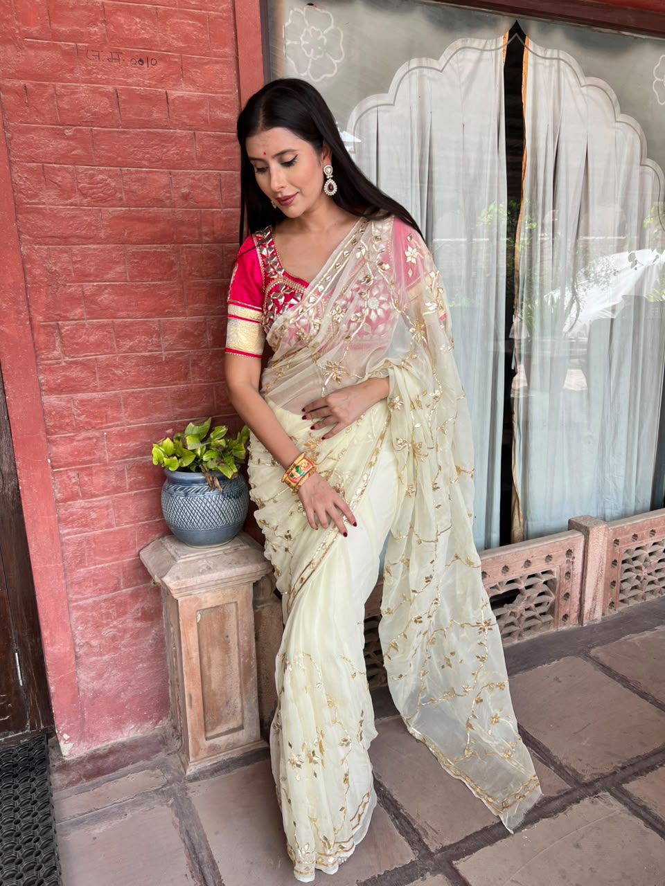 Pure Chiffon Jaal Work White Saree with Pure Crepe Angi Blouse Piece
