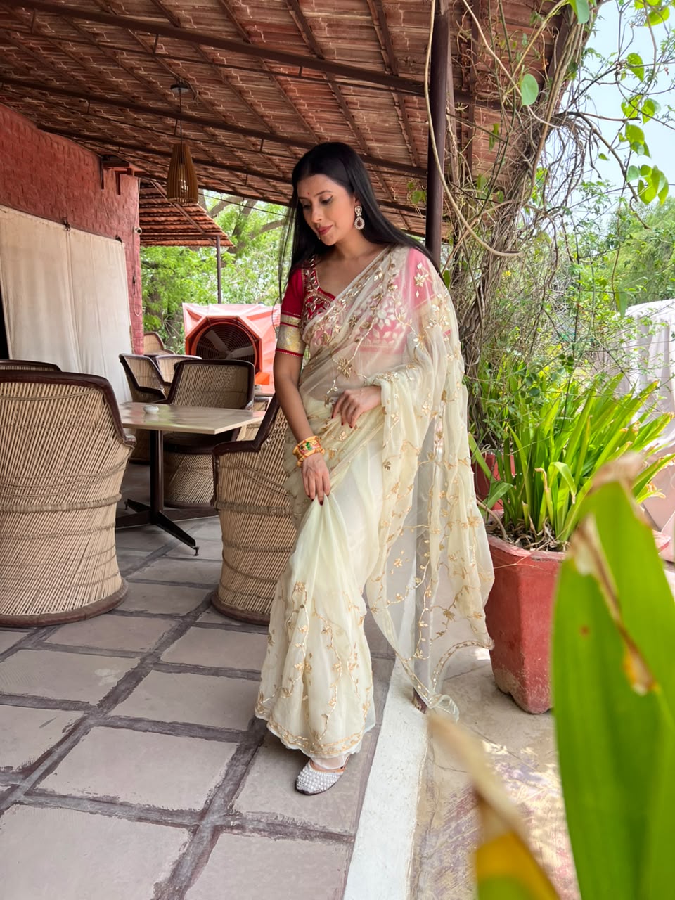 Pure Chiffon Jaal Work White Saree with Pure Crepe Angi Blouse Piece