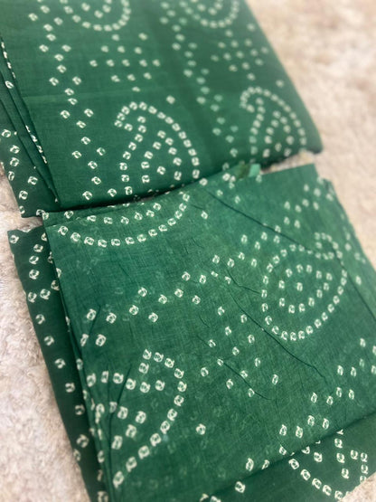 Beautiful Bandhini Print Suit (Unstitched)