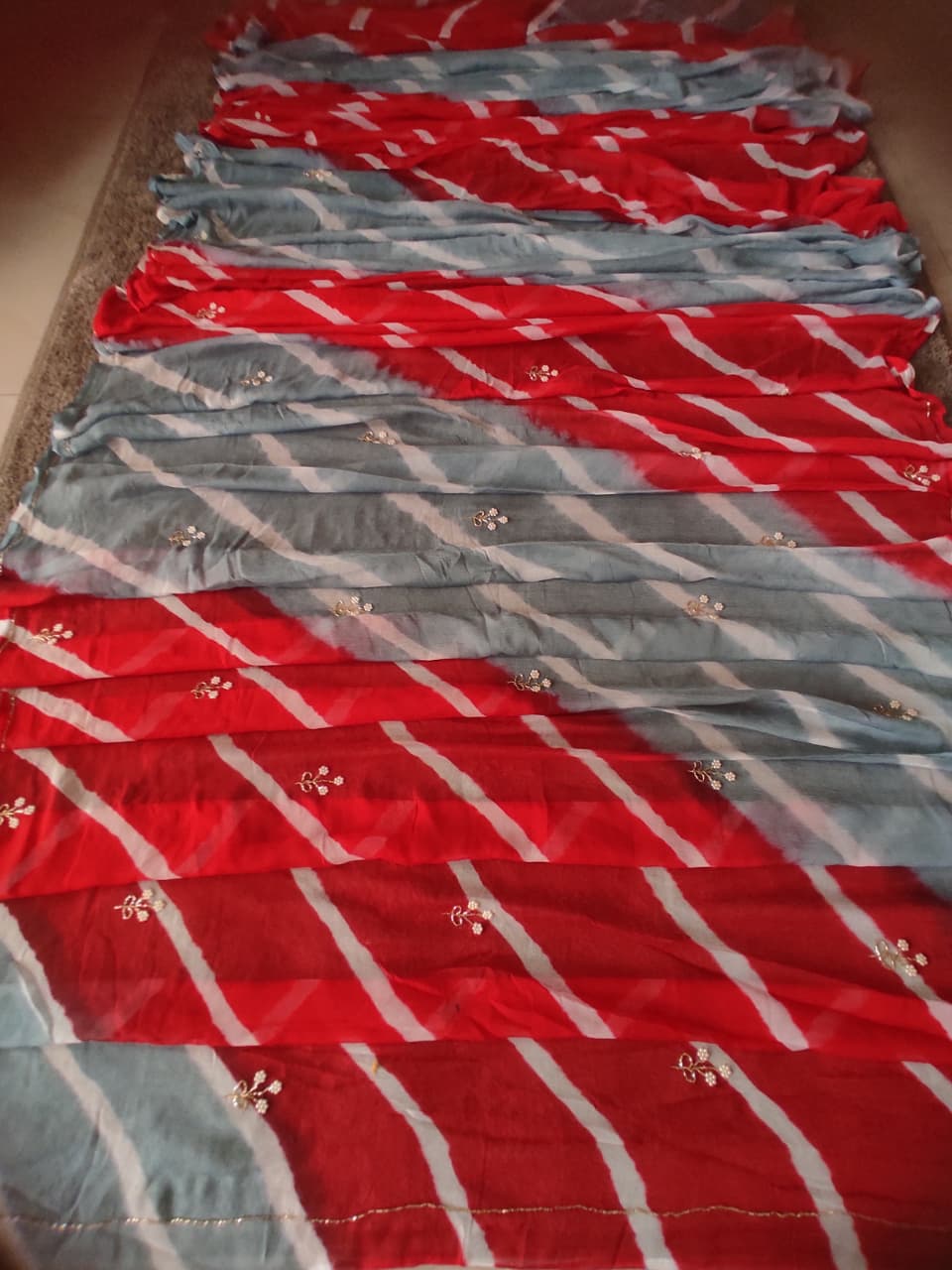 Beautiful Double Shaded Lahariya Saree with Pearl Flower Work with Red Blouse Piece