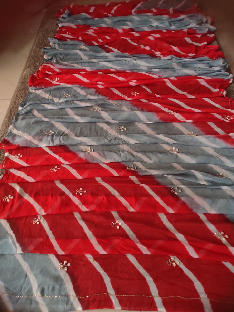 Beautiful Double Shaded Lahariya Saree with Pearl Flower Work with Red Blouse Piece