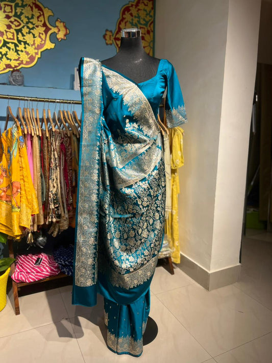 Beautiful Banarasi Silk Saree with Small Size Blouse