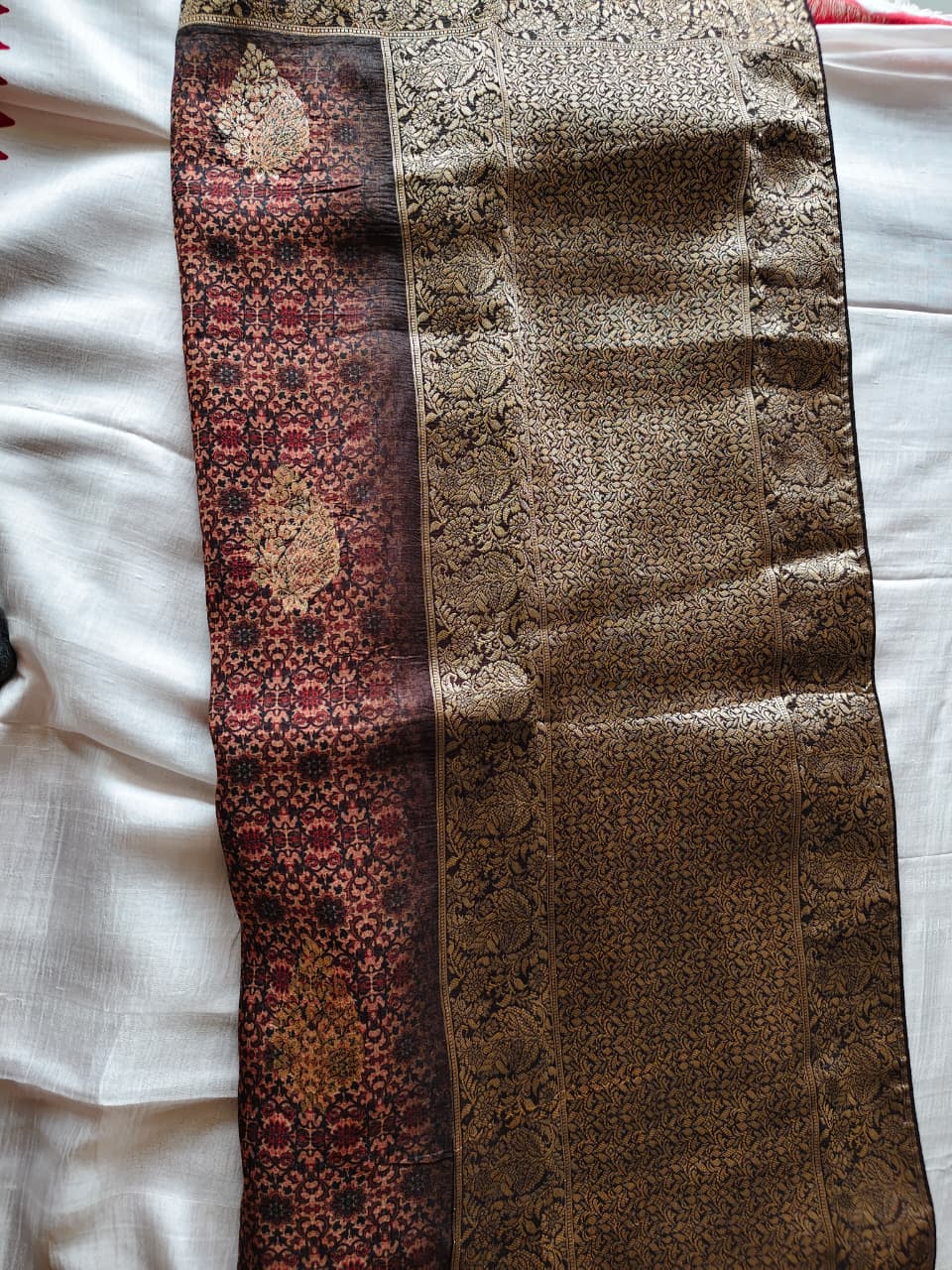 Beautiful Pure Crepe Saree with Stitched Blouse Piece