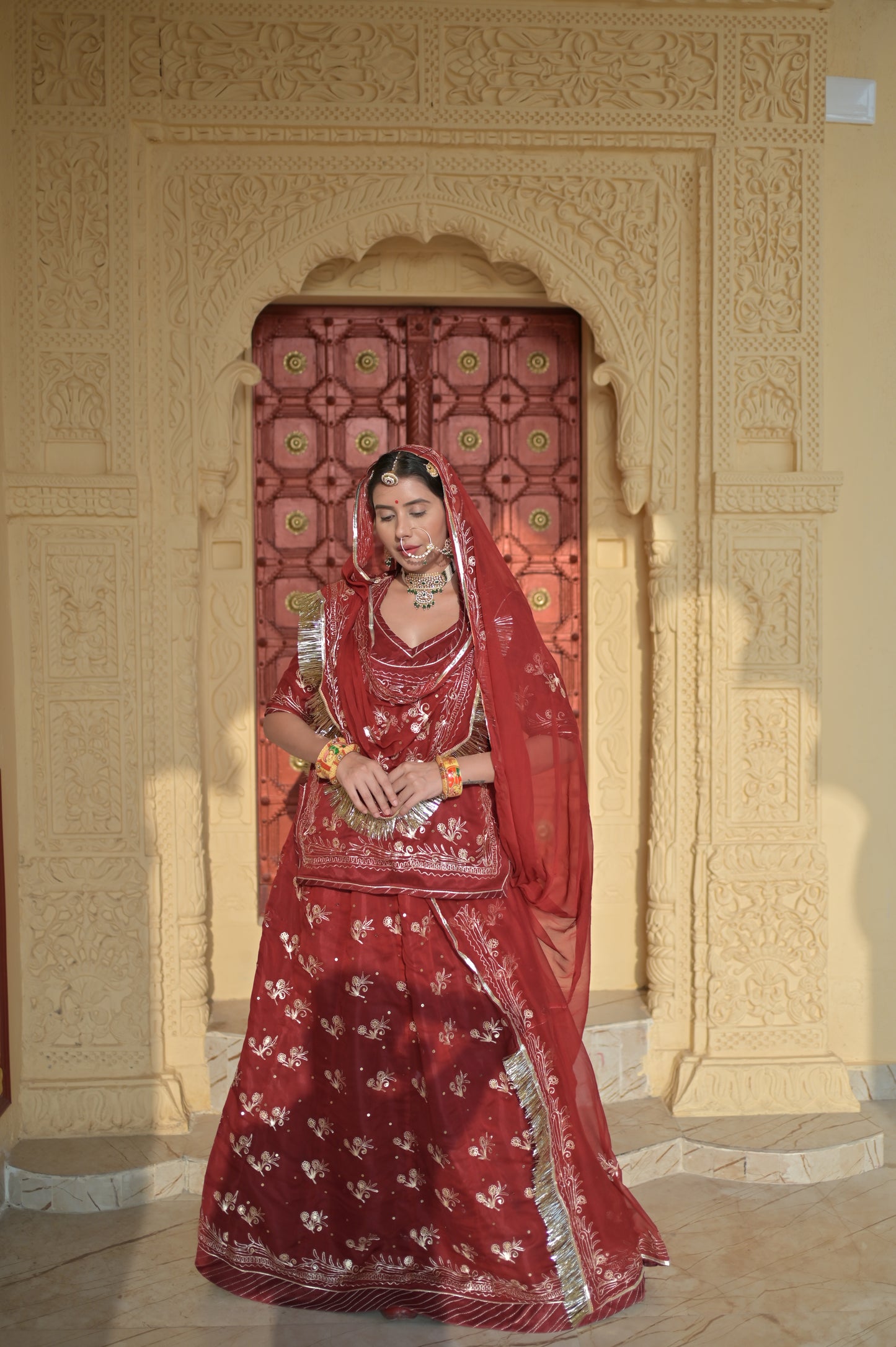 Nayi Dulhan Baarik Kadhai Poshak