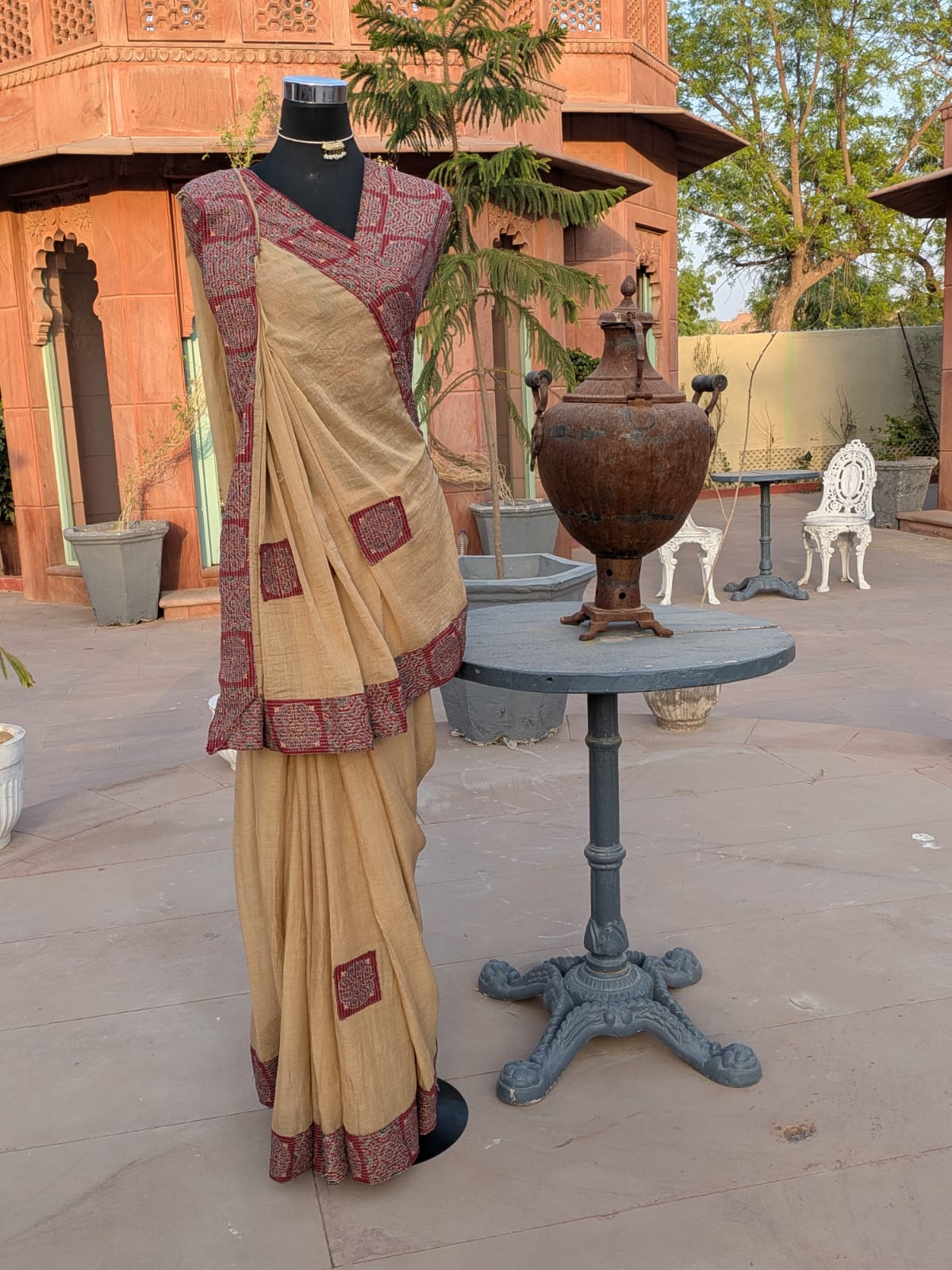 Beautiful Cotton Mulmul Saree with Unstitched Blouse Piece