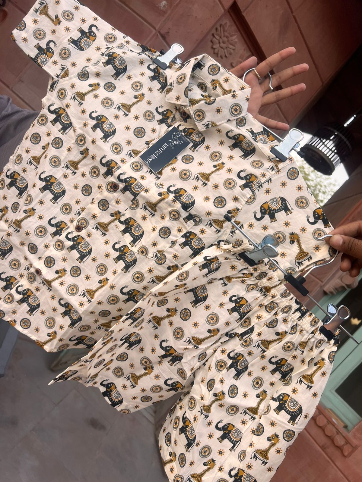 Beautiful Off-White Color Printed Cotton Set ( 26, 6 Year Kid)