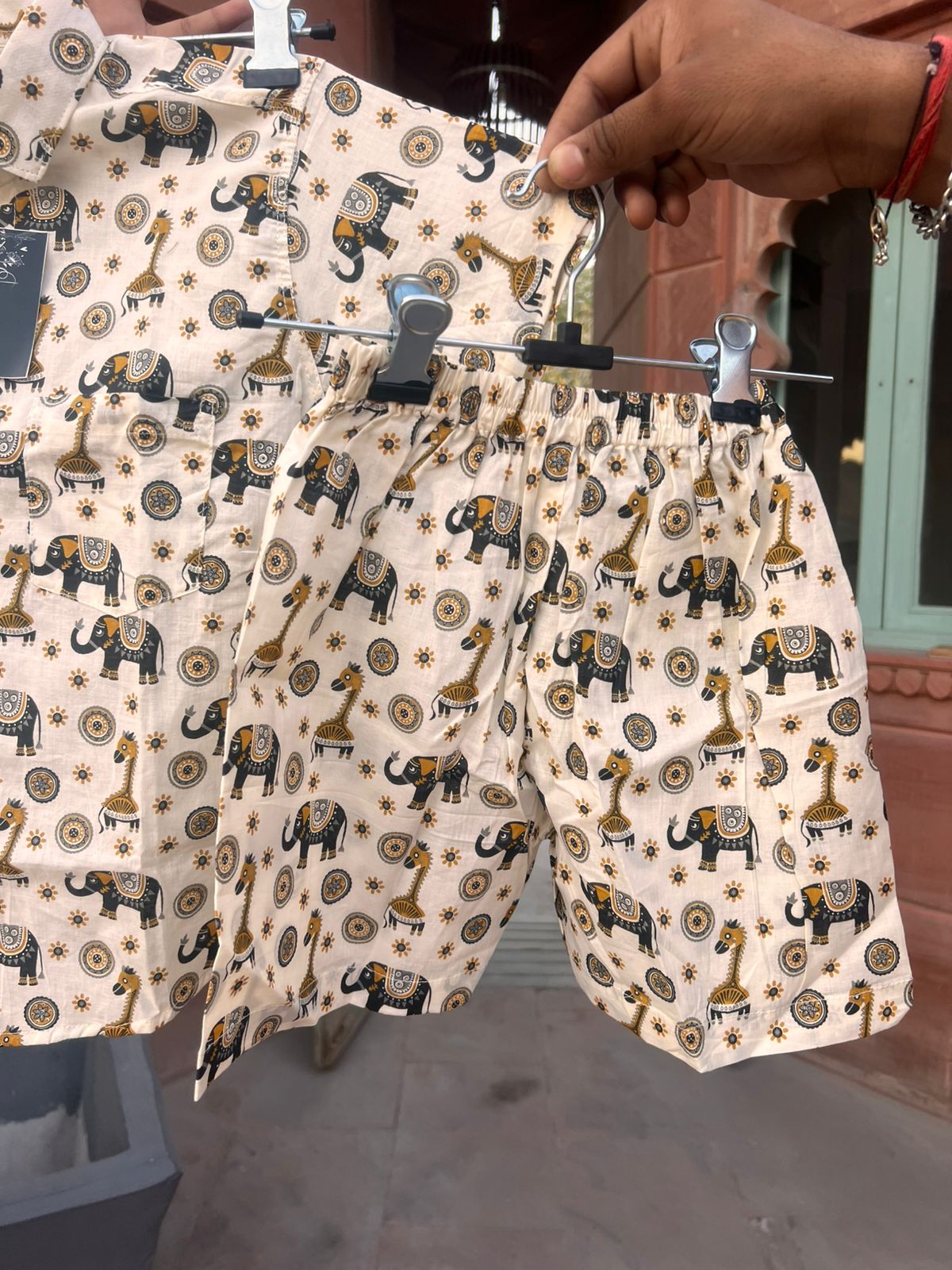 Beautiful Off-White Color Printed Cotton Set ( 26, 6 Year Kid)