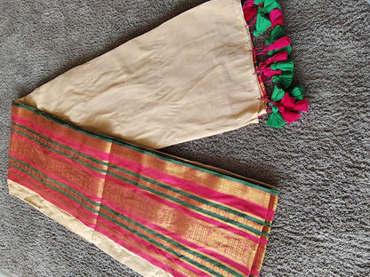 Beautiful Malmal Saree with Blouse Piece