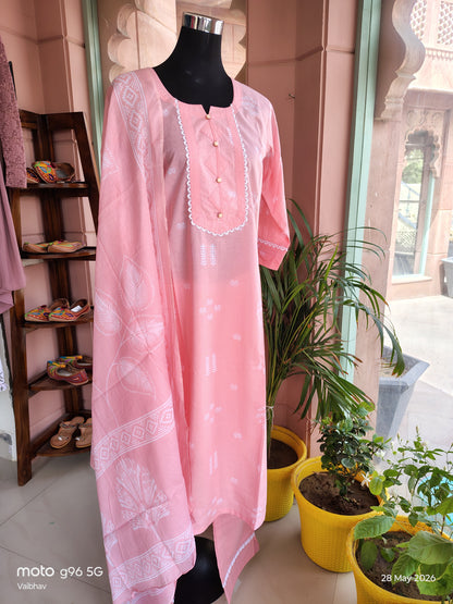 Beautiful Pink Color Cotton Suit (Size: XL)