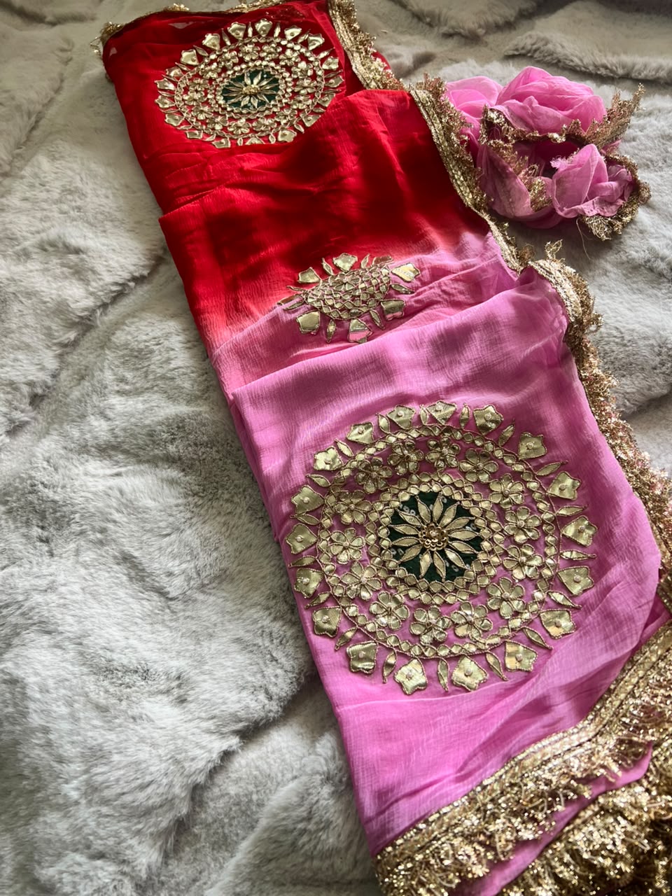 Soft Chiffon Red and Pink Shaded Thali Designer with Blouse Piece