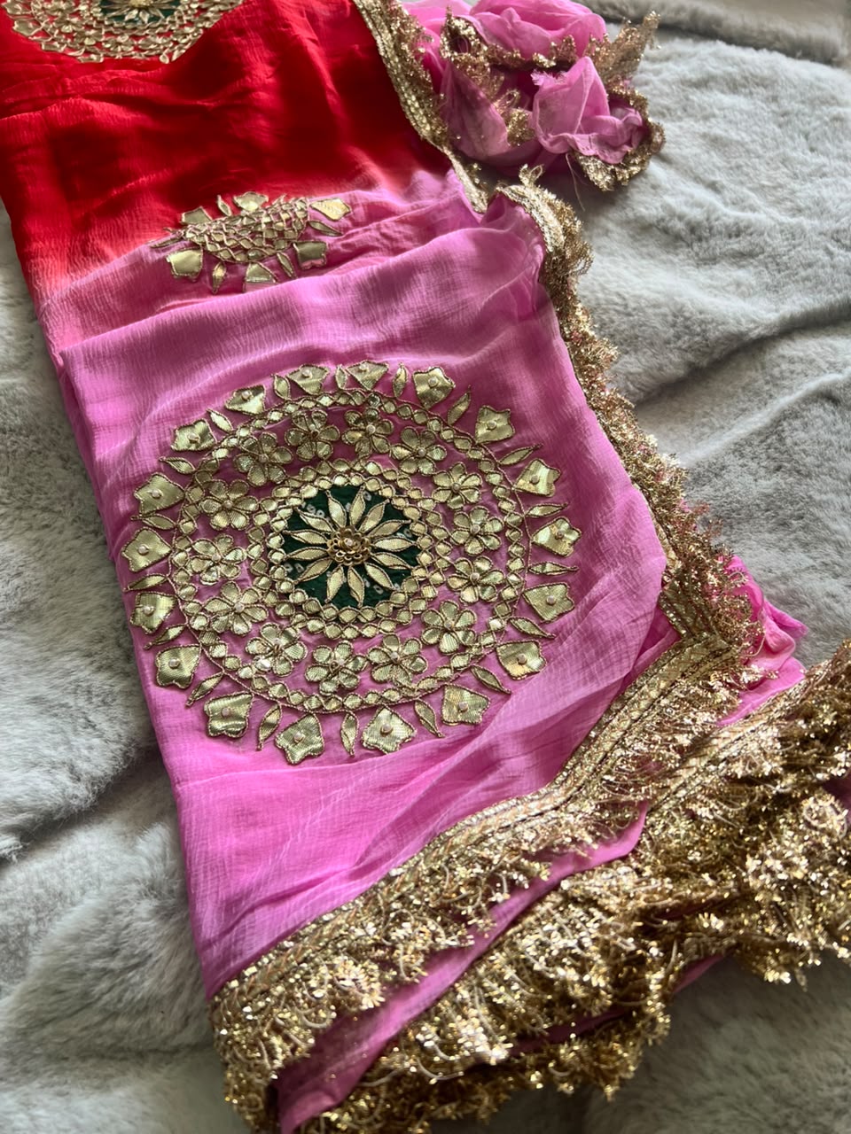 Soft Chiffon Red and Pink Shaded Thali Designer with Blouse Piece