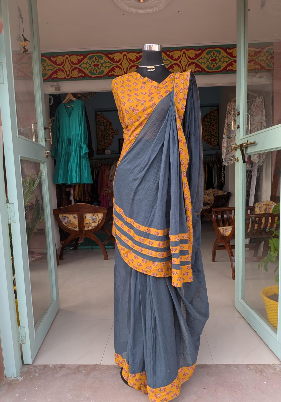 Beautiful Cotton Mulmul Saree with Unstitched Blouse Piece