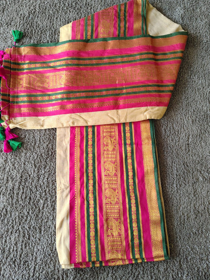 Beautiful Malmal Saree with Blouse Piece