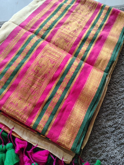 Beautiful Malmal Saree with Blouse Piece