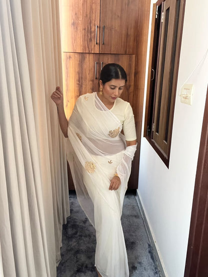 Beautiful White Chifffon Saree Gota Work all over the Saree with Same Fabric Blouse Piece