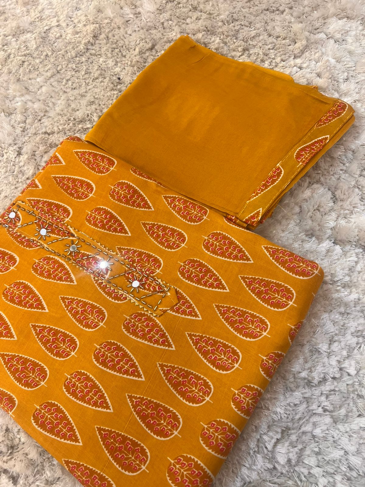 Beautiful Printed Suit (Unstitched)