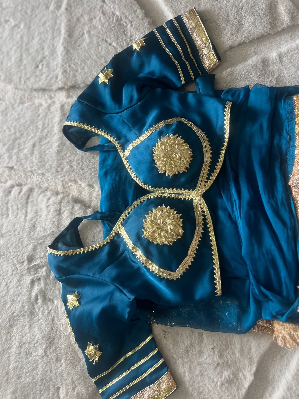 Designer Kanchli Blouse with Soft Chiffon Blue Saree with Traditional Border