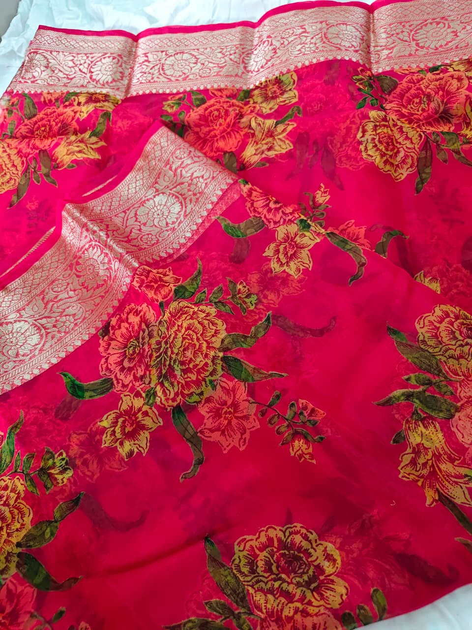 Beautiful Flower Design Heavy Border Saree