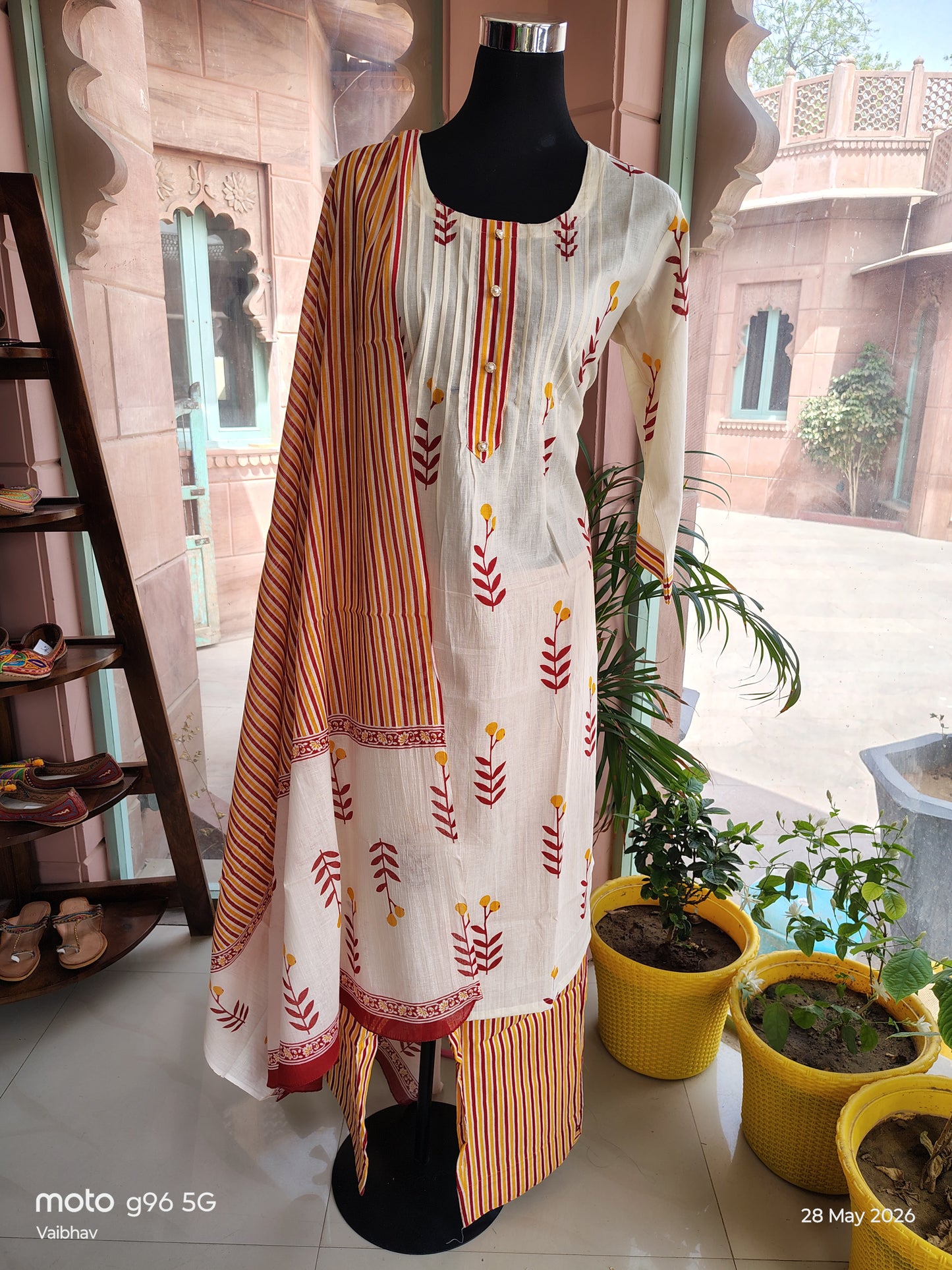 Beautiful Handblock Tarapur Bombay Suit (Size: XL)