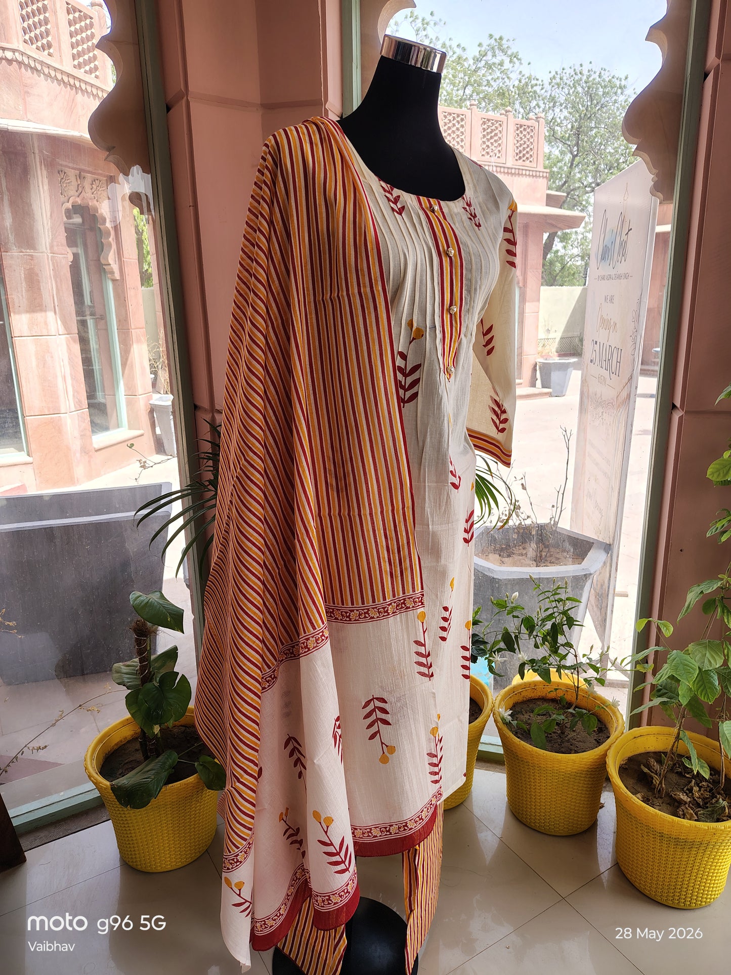 Beautiful Handblock Tarapur Bombay Suit (Size: XL)