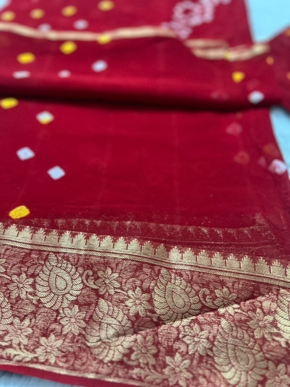 Pure georgette Bandhini Saree with lovely Zari Border and Same Fabric Blouse Piece