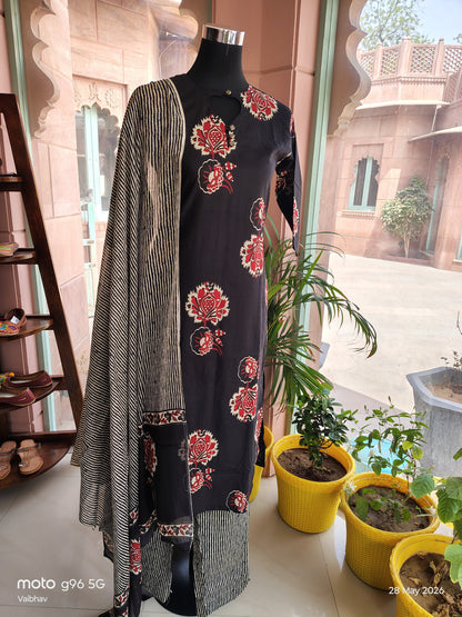 Beautiful Black Color Designer Neckline Tarapur Bombay Suit (Size: S)