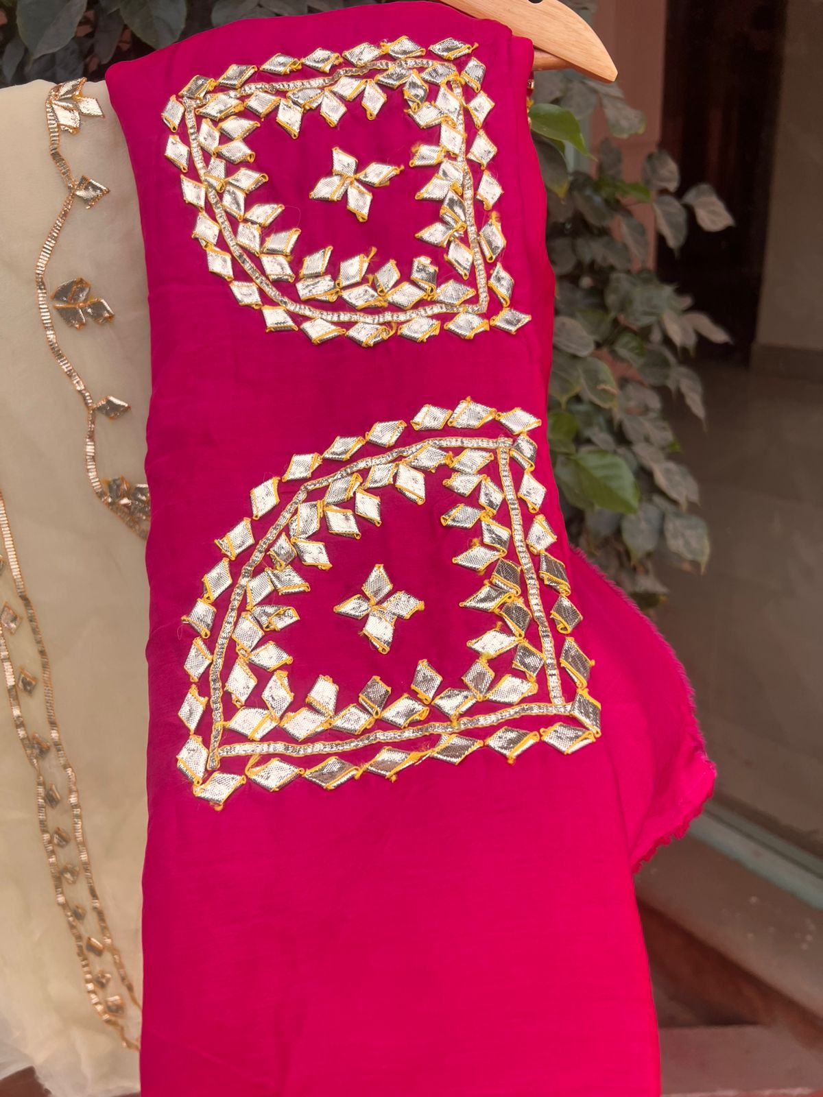 Pure Chiffon Jaal Work White Saree with Pure Crepe Angi Blouse Piece